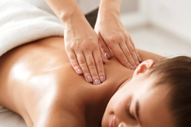 How to Elevate Your Relationship and Relaxation in One Go: Find Out About Denver's Best Couples Massage Deals